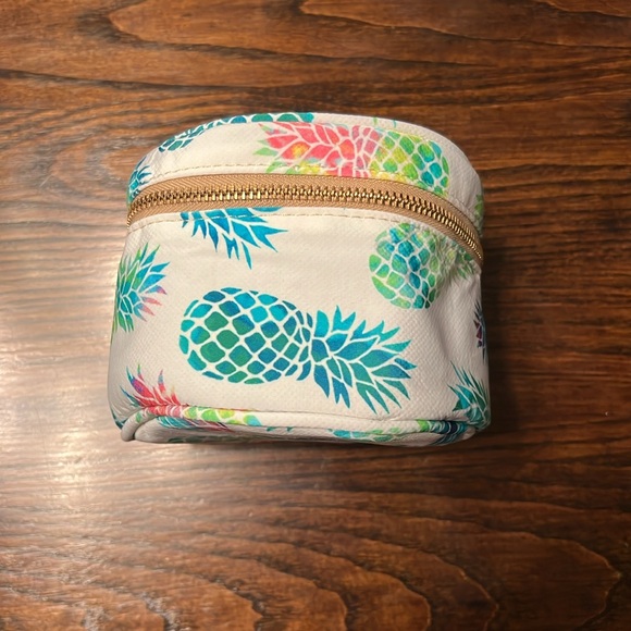 NWOT PQ Pineapple Jewelry Holder - Picture 2 of 6